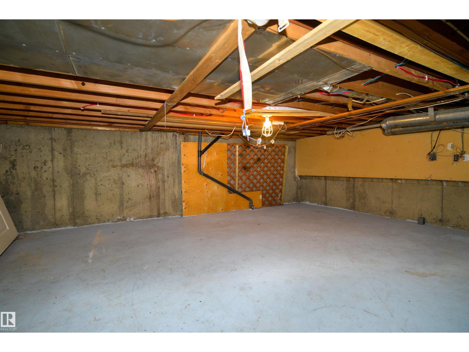 Photo 20 of 5658 19 A Av Nw, Edmonton AB