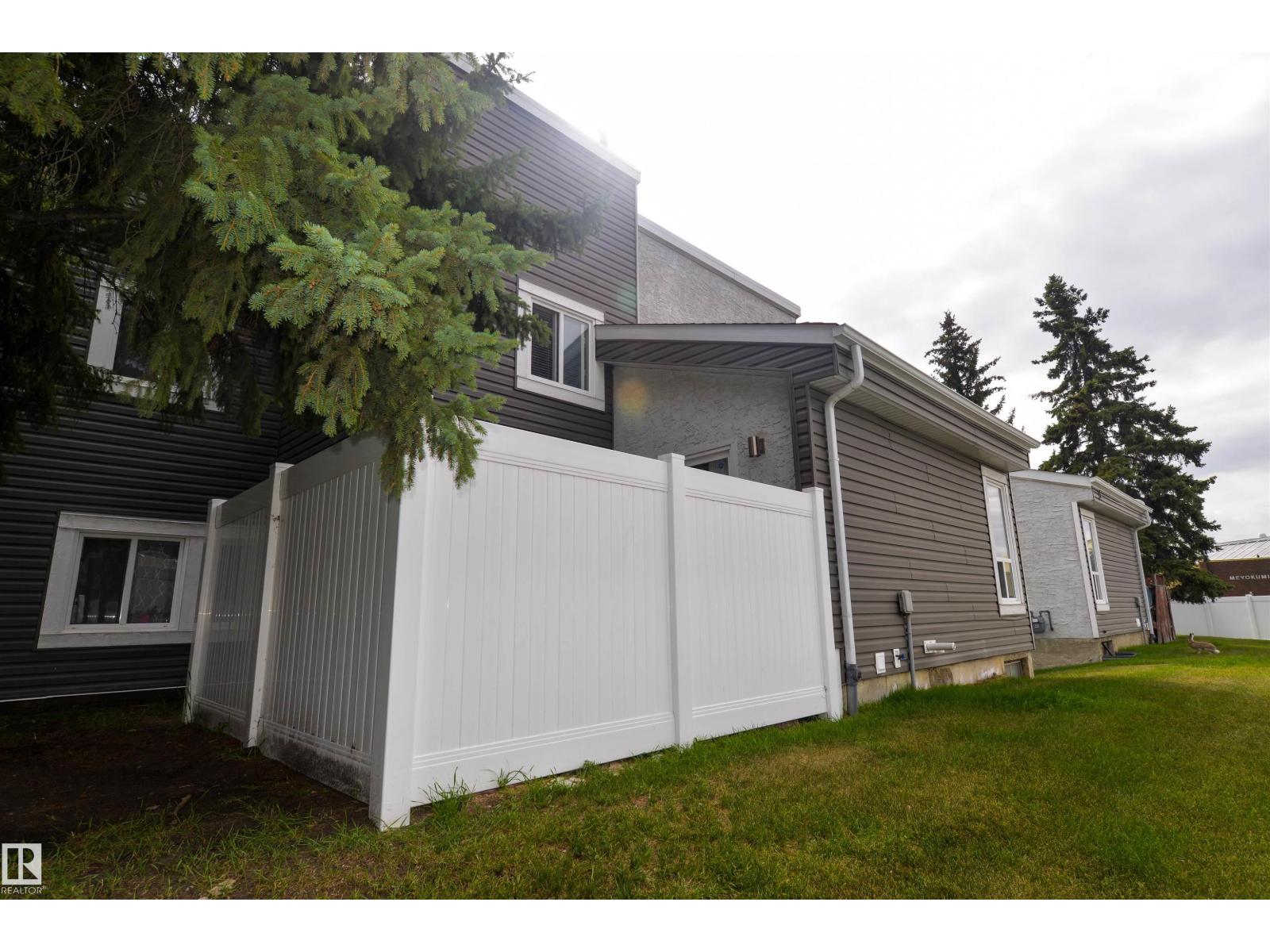 Photo 24 of 5658 19 A Av Nw, Edmonton AB