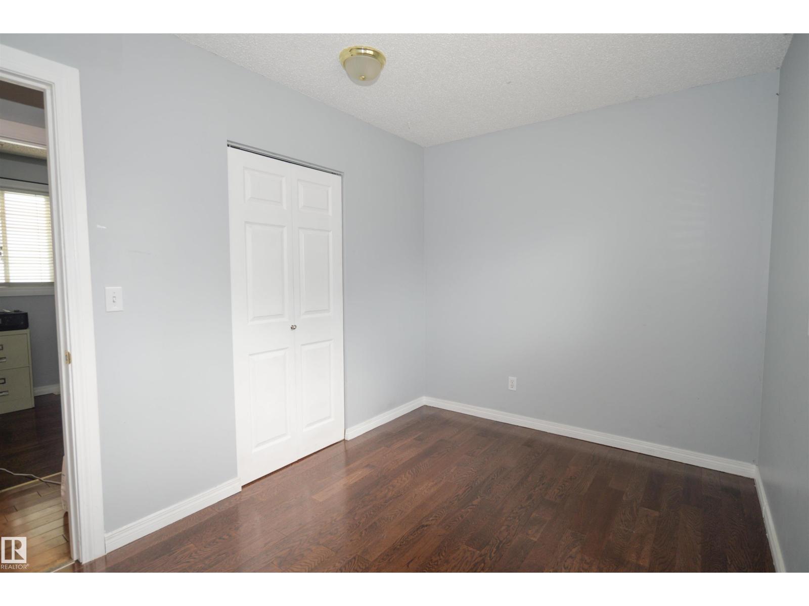 Photo 16 of 5658 19 A Av Nw, Edmonton AB