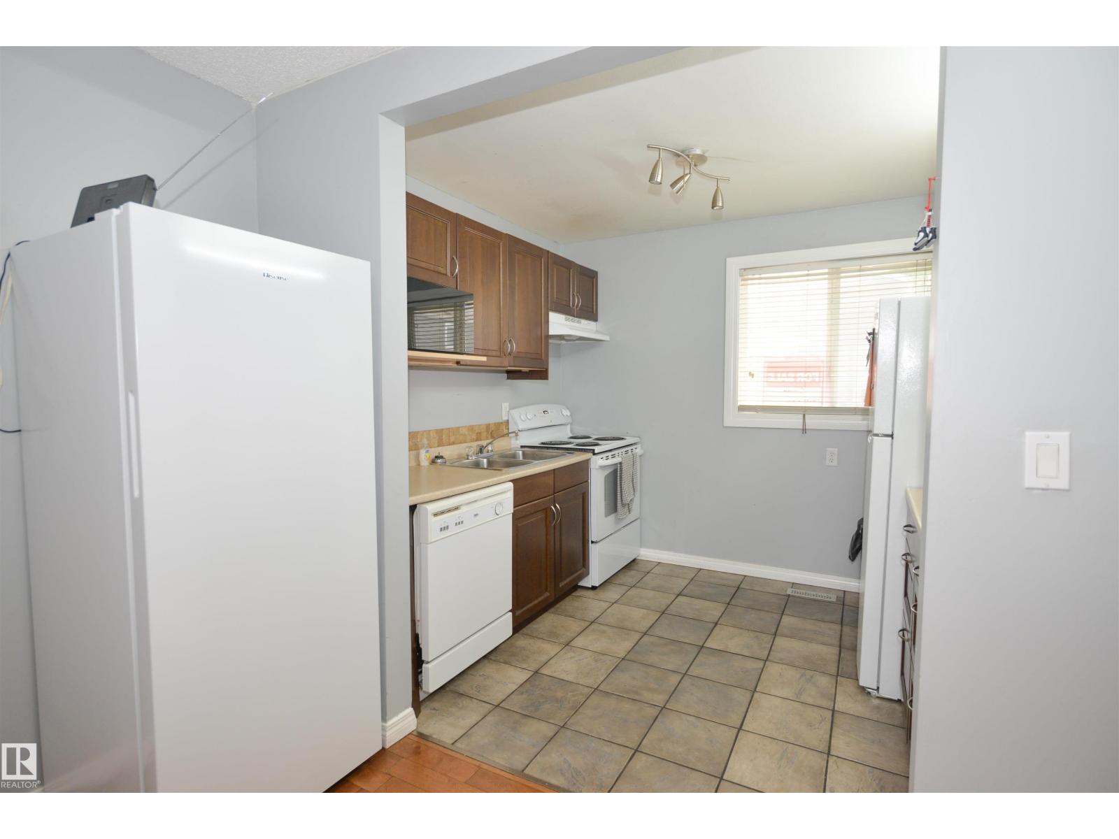 Photo 7 of 5658 19 A Av Nw, Edmonton AB