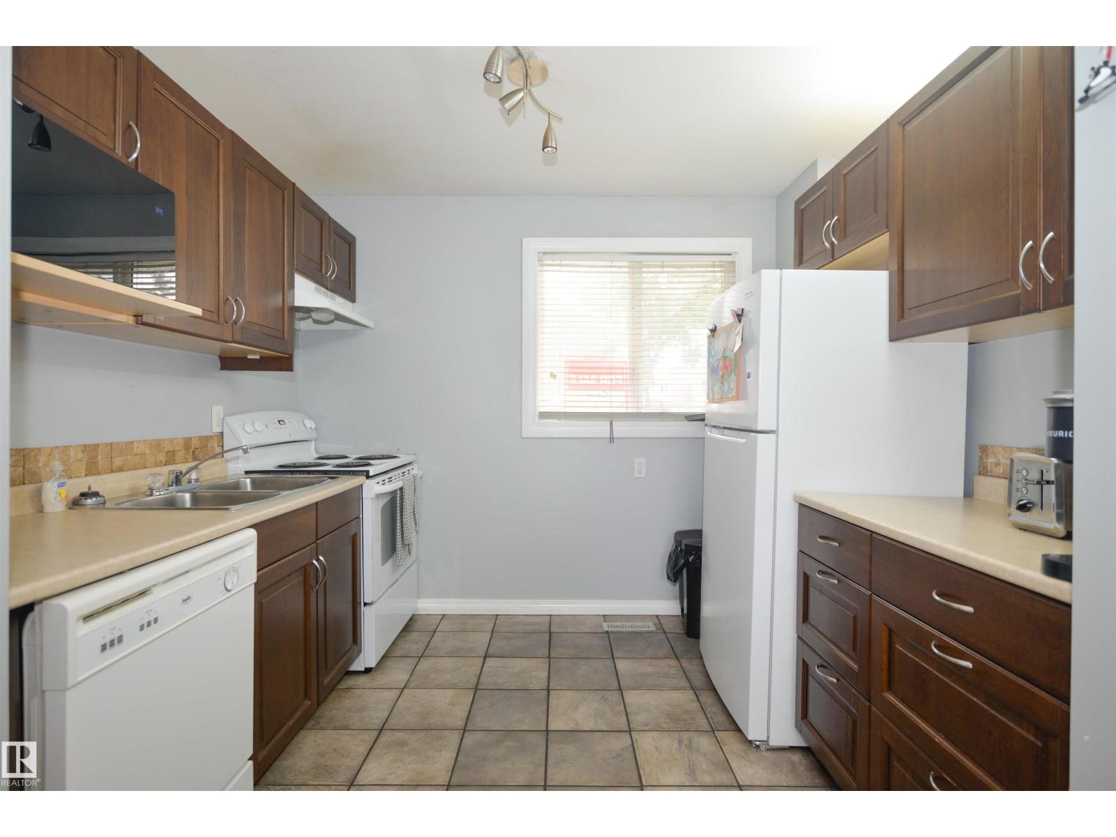 Photo 6 of 5658 19 A Av Nw, Edmonton AB