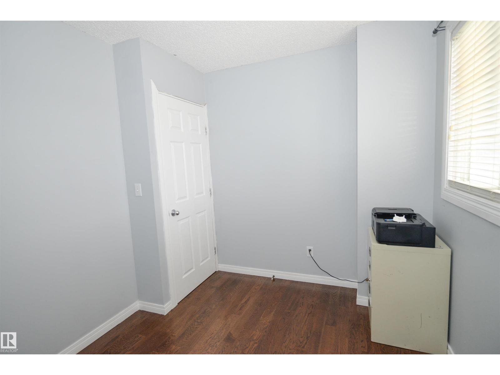 Photo 18 of 5658 19 A Av Nw, Edmonton AB