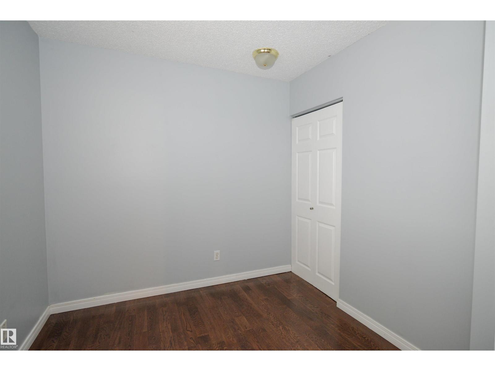 Photo 17 of 5658 19 A Av Nw, Edmonton AB