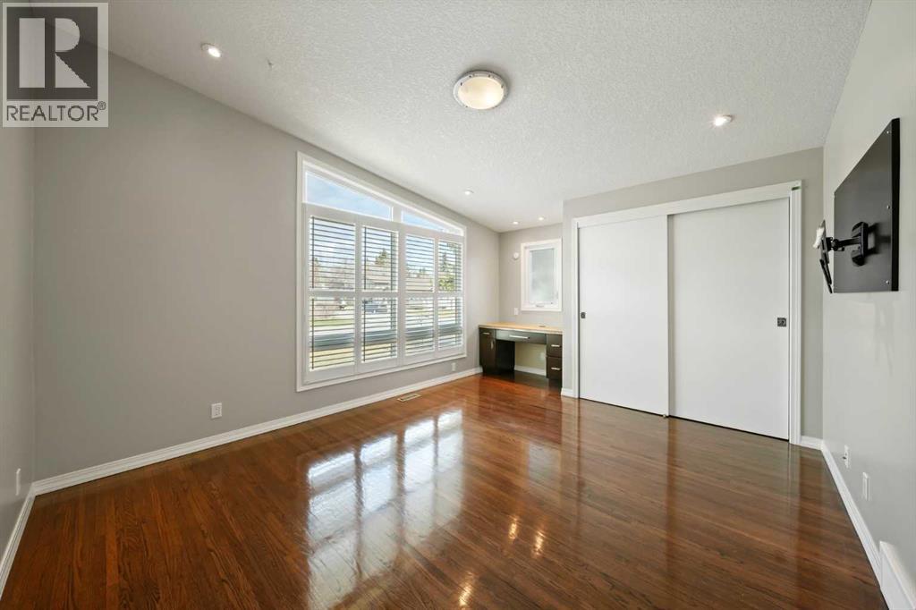 Single Family House Bungalow for Sale in  Malibou Road SW Mayfair Calgary 