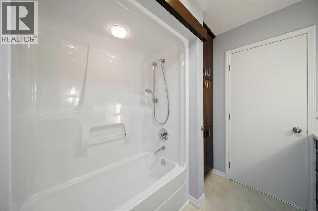 Single Family House Bungalow for Sale in  Malibou Road SW Mayfair Calgary 