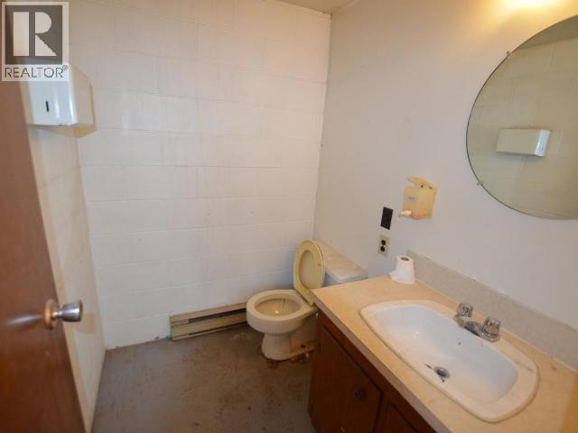  9716 Lenzi Street, Summerland