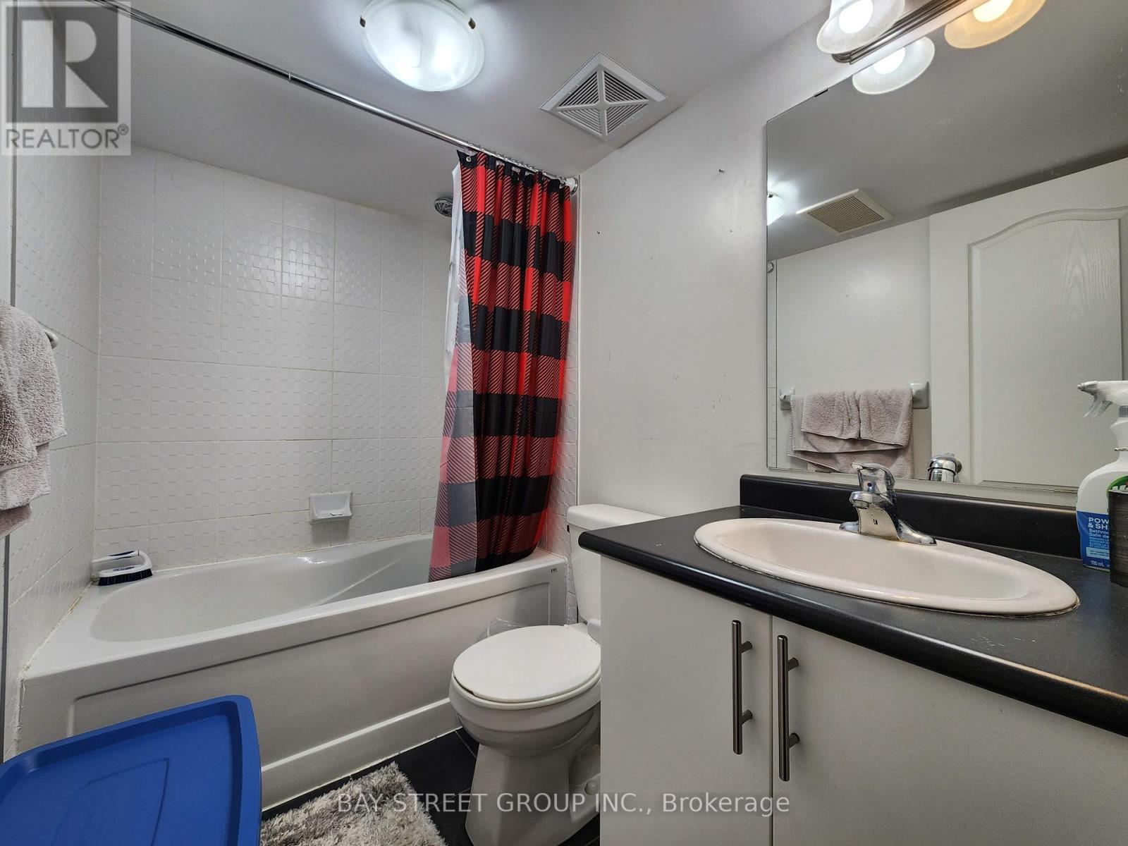 Photo 10 of 1 5585 Oscar Peterson Boulevard, Mississauga ON