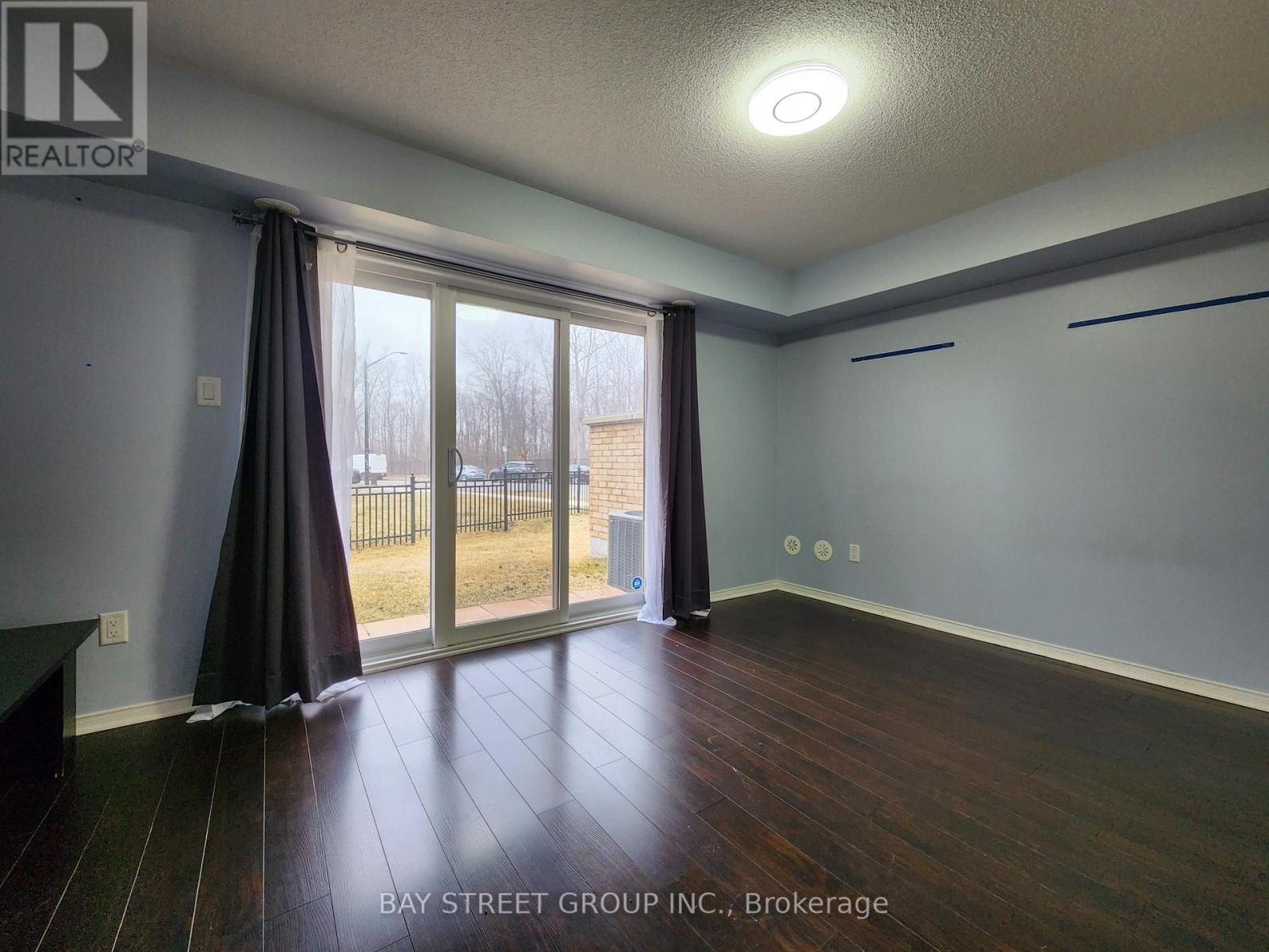 Photo 5 of 1 5585 Oscar Peterson Boulevard, Mississauga ON