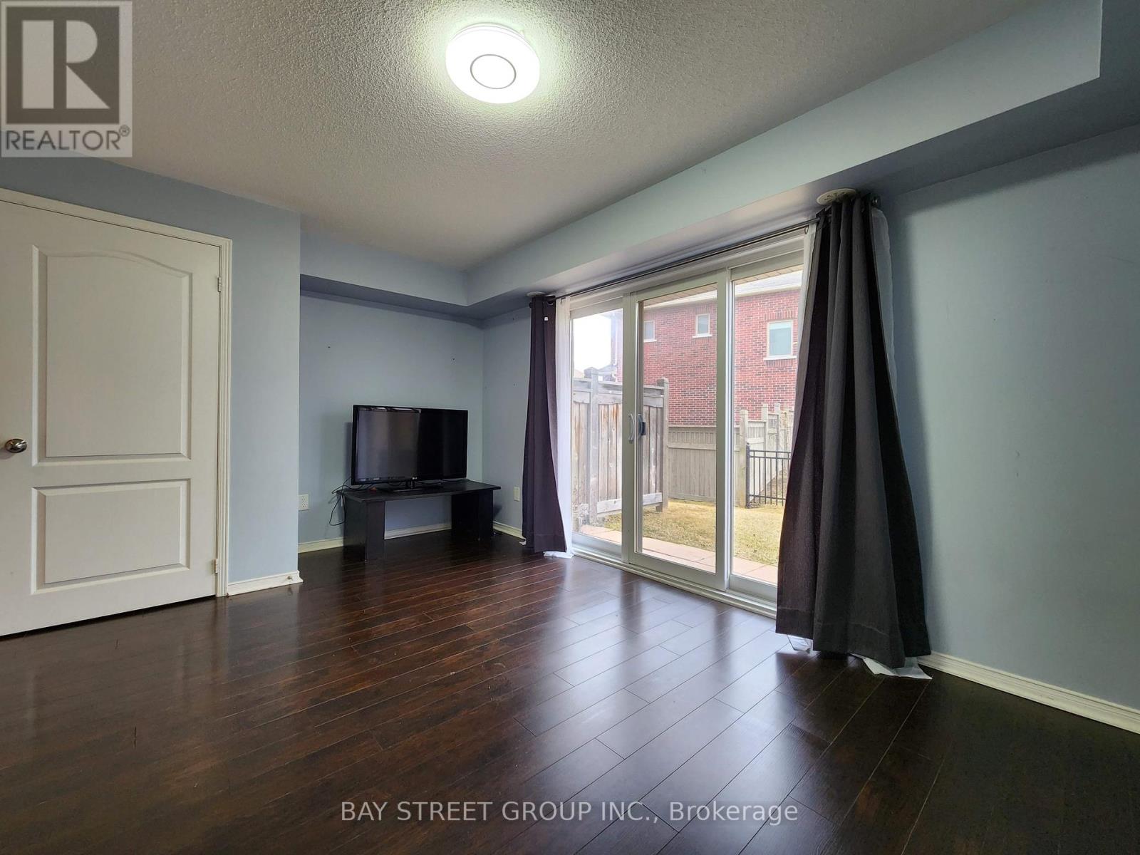 Photo 7 of 1 5585 Oscar Peterson Boulevard, Mississauga ON