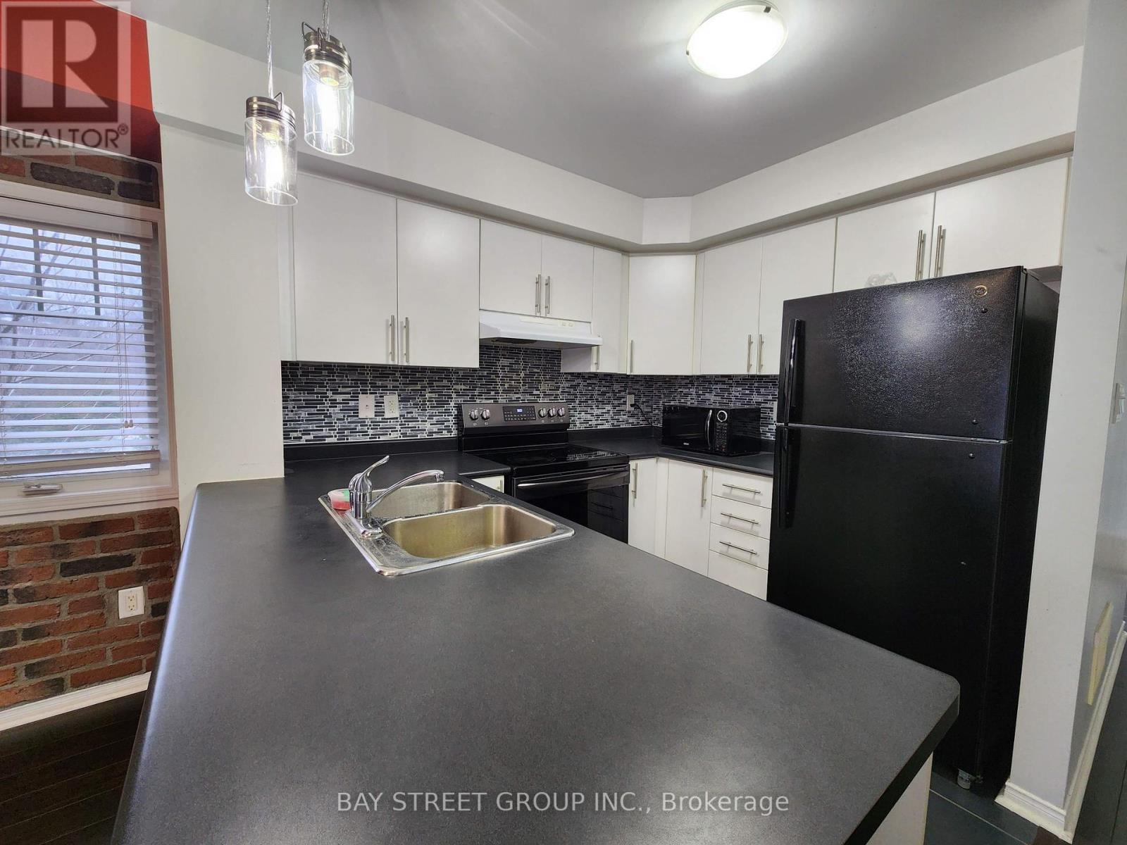 Photo 1 of 1 5585 Oscar Peterson Boulevard, Mississauga ON
