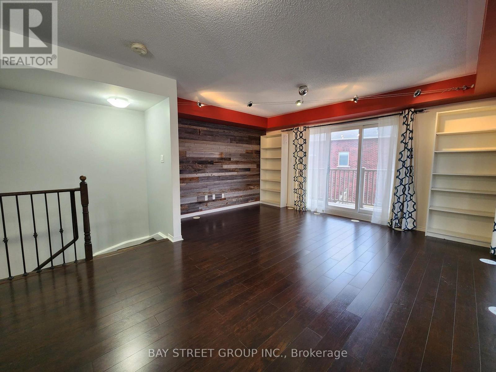 Photo 9 of 1 5585 Oscar Peterson Boulevard, Mississauga ON