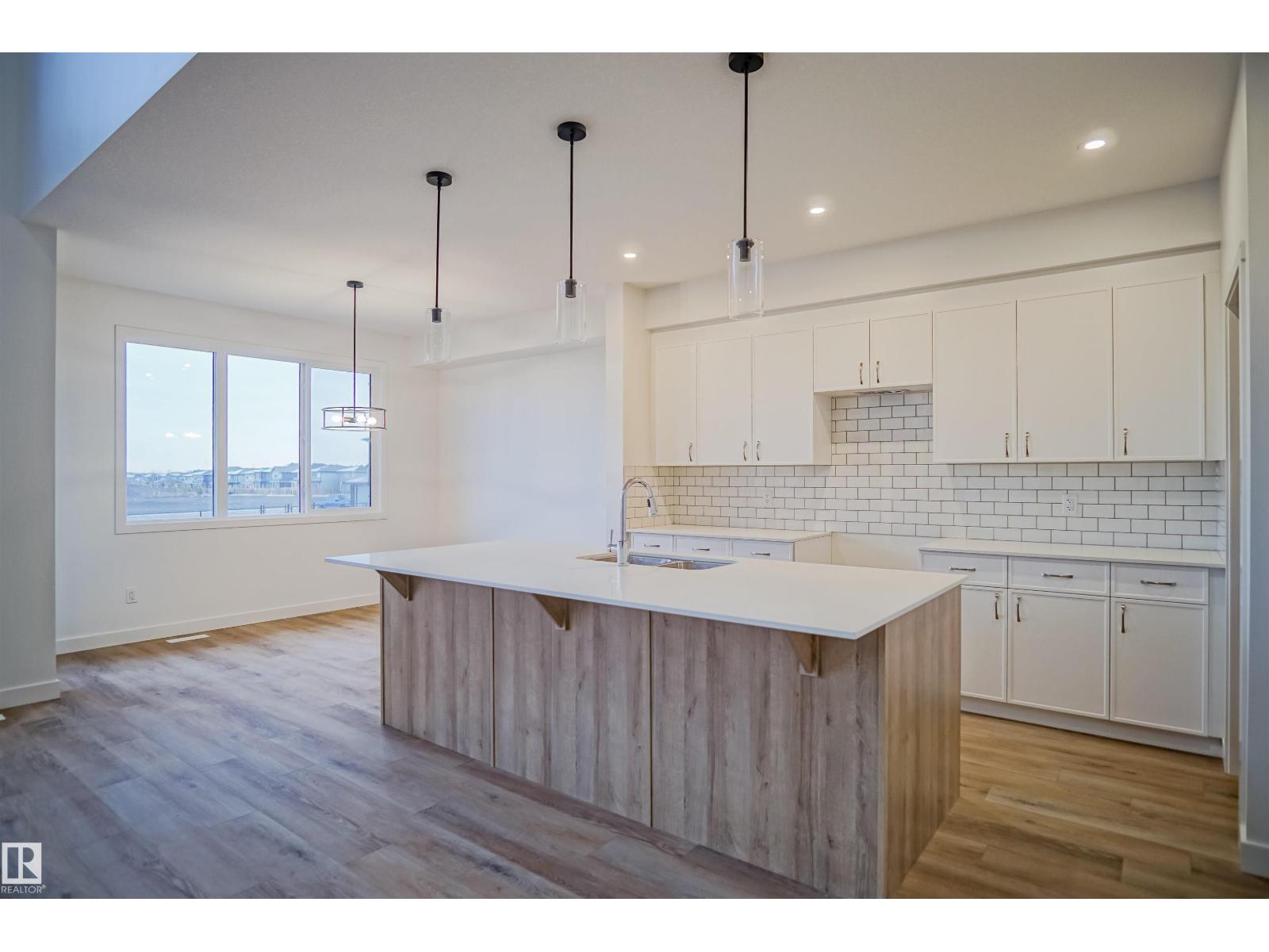 Photo 6 of 1323 11 Av Nw, Edmonton AB