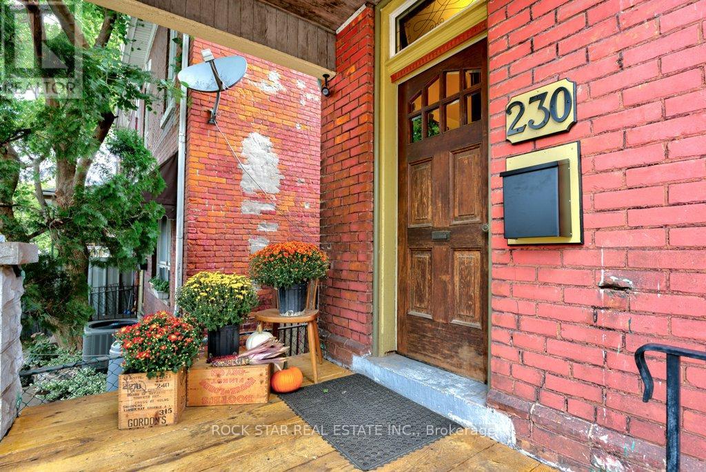 Photo 3 of 230 Mary Street, Hamilton ON