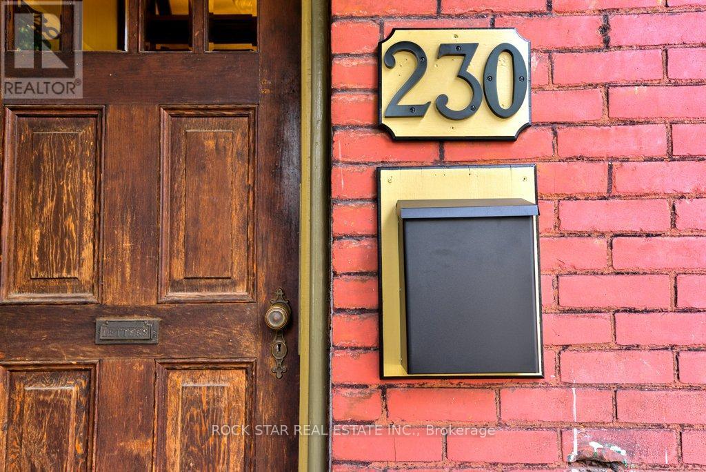 Photo 4 of 230 Mary Street, Hamilton ON