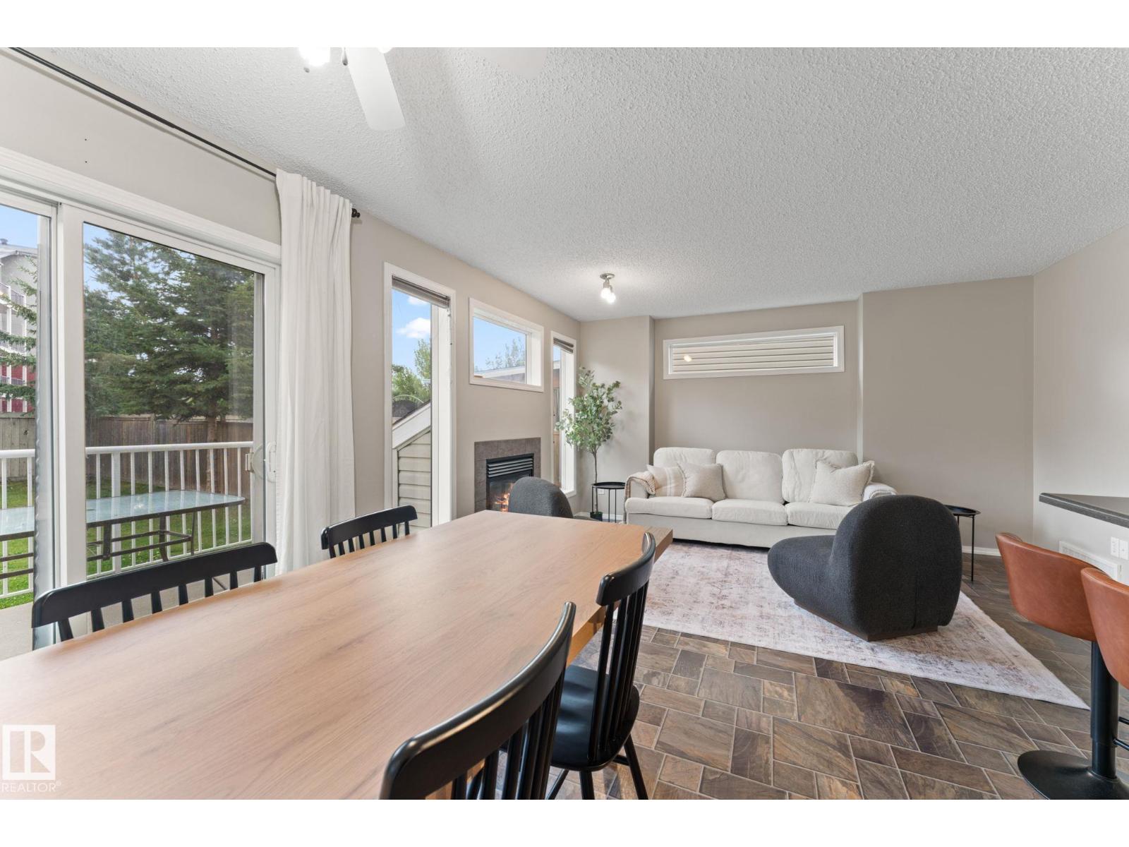 Photo 5 of 7831 8 Av Sw, Edmonton AB