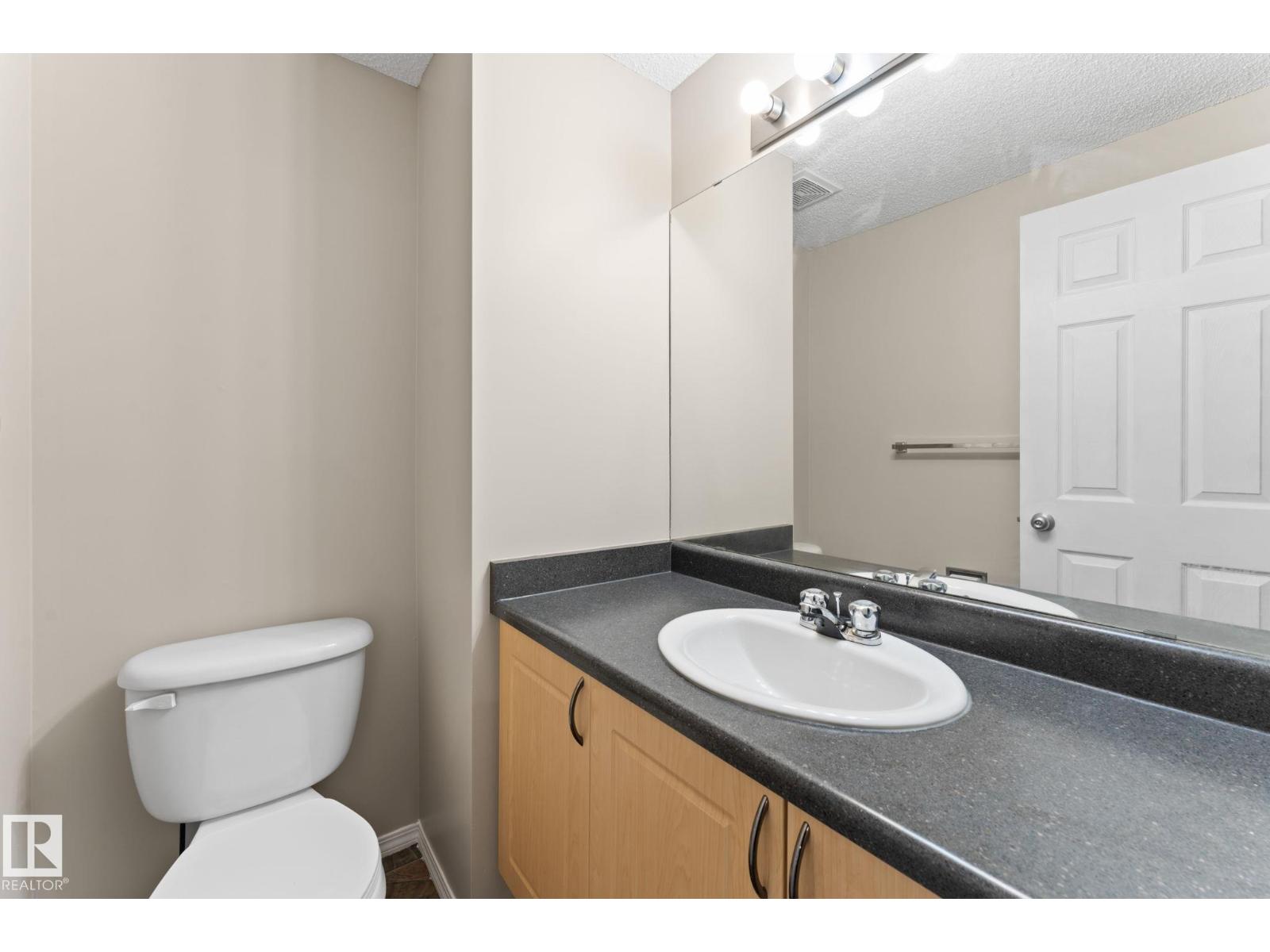 Photo 12 of 7831 8 Av Sw, Edmonton AB