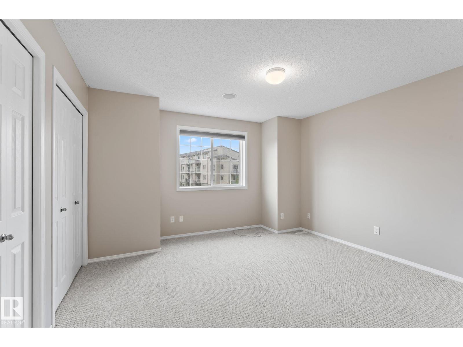 Photo 6 of 7831 8 Av Sw, Edmonton AB