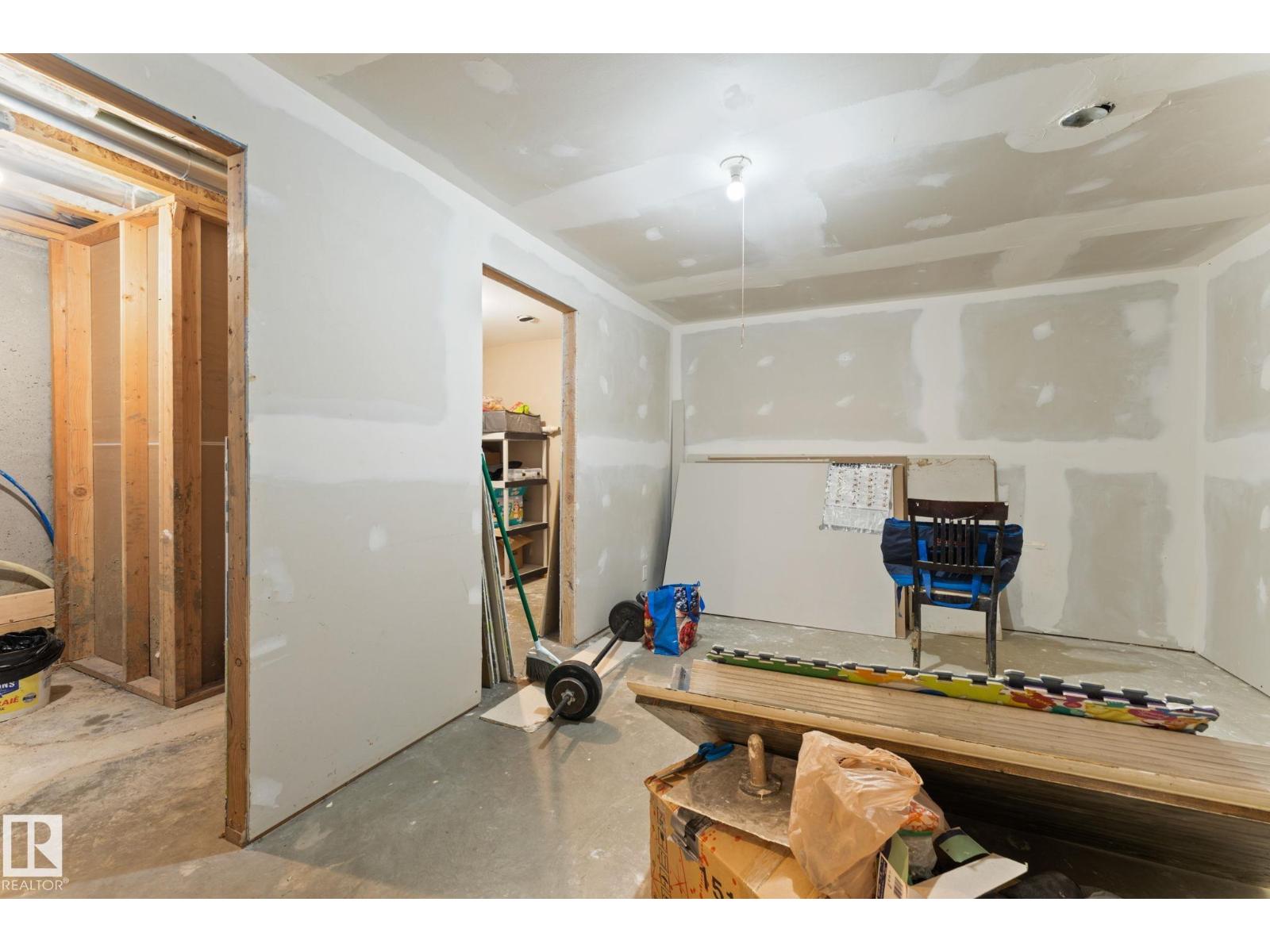 Photo 22 of 7831 8 Av Sw, Edmonton AB
