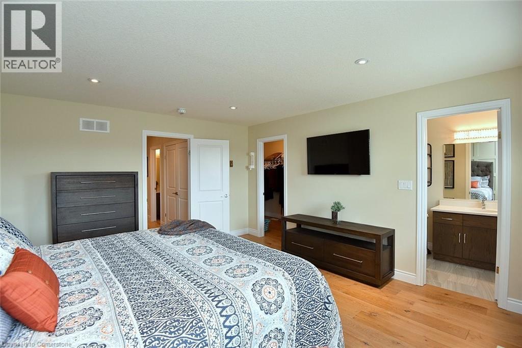 Photo 44 of 55 Jeffrey Drive, Guelph ON