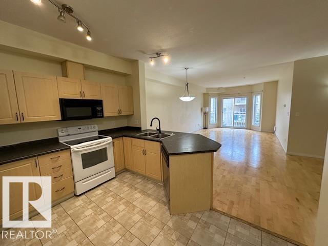Photo 11 of 311 4304 139 Av Nw, Edmonton AB