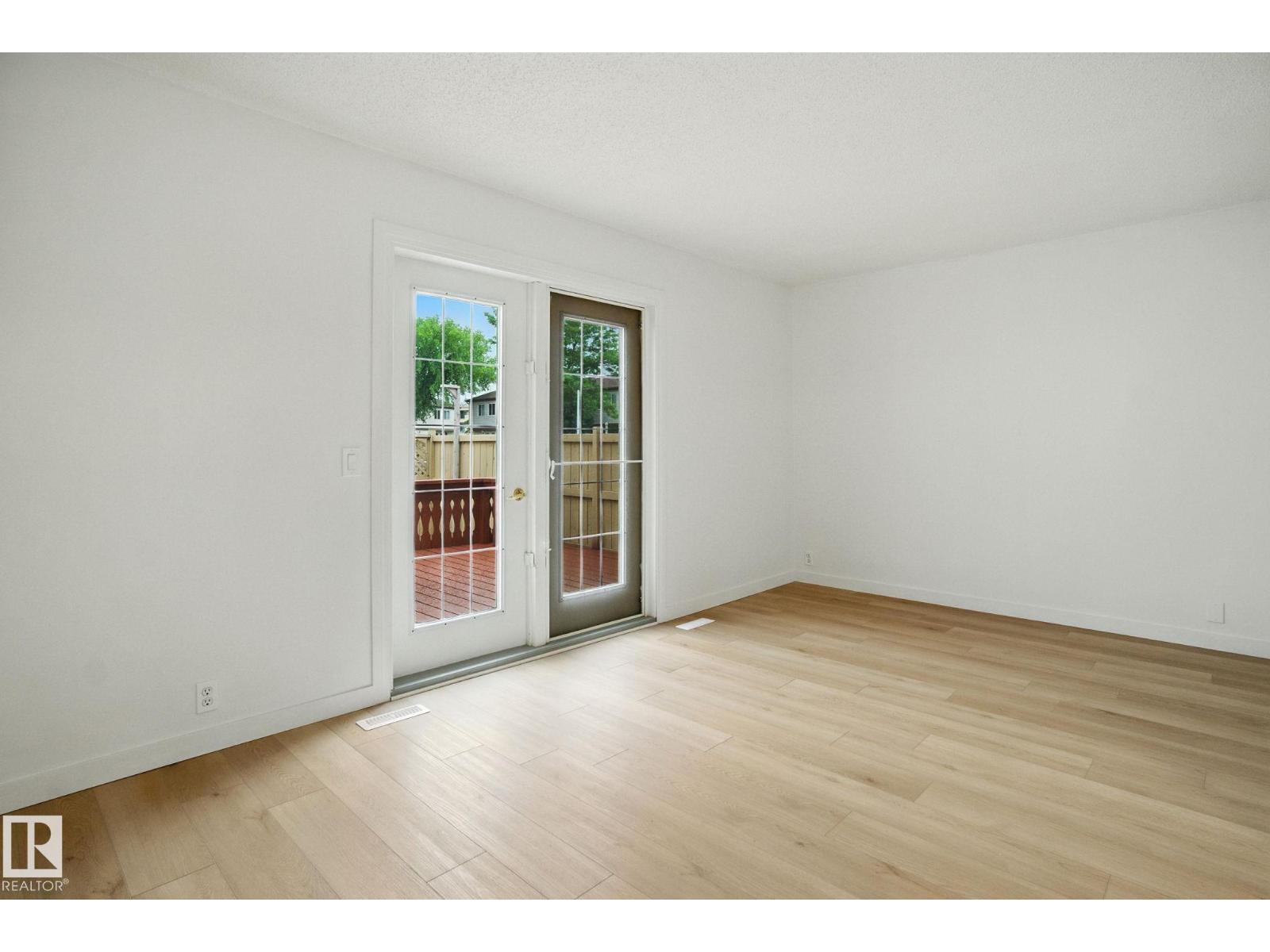 Photo 11 of 5412 146 Av Nw, Edmonton AB