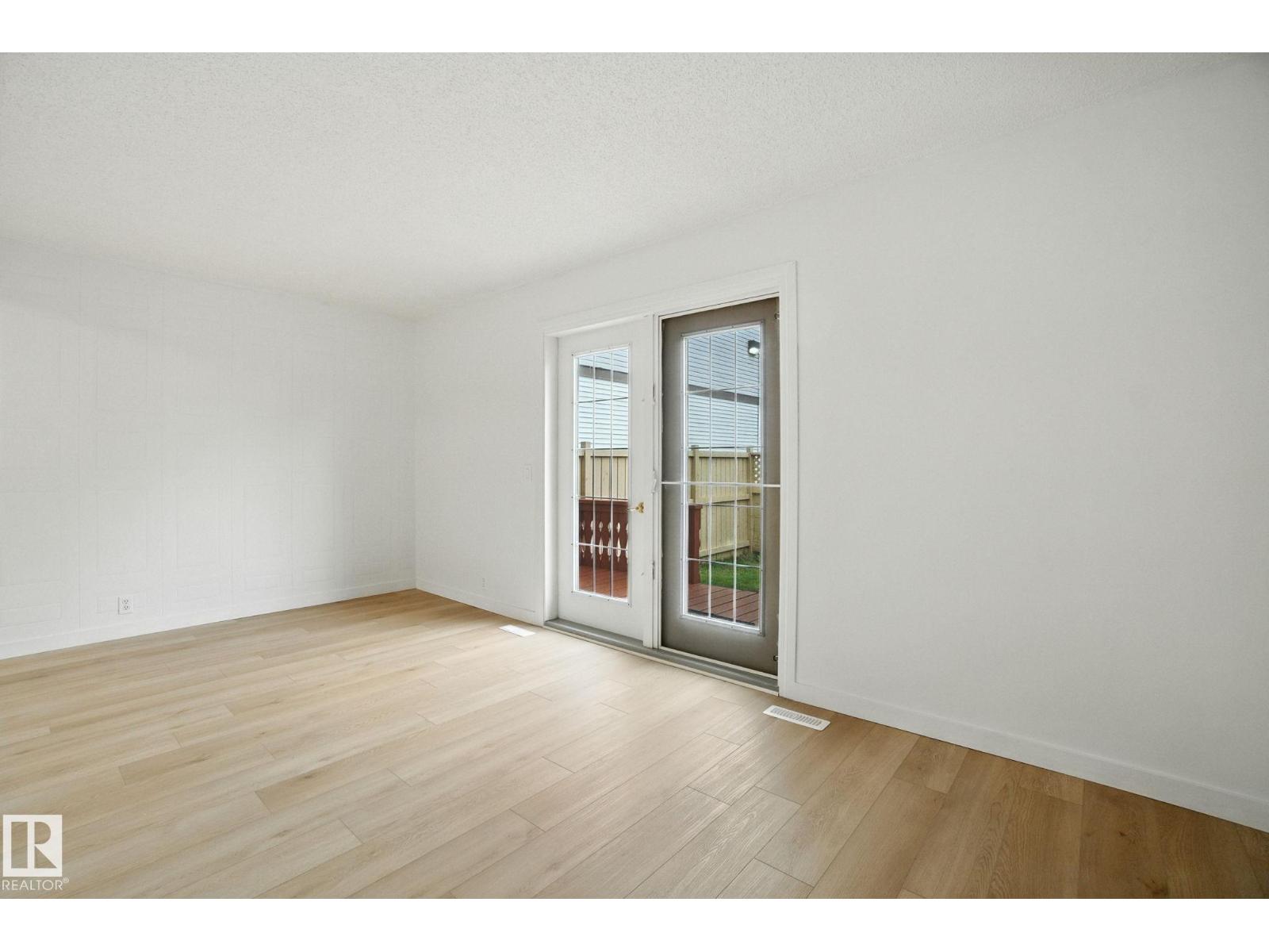 Photo 15 of 5412 146 Av Nw, Edmonton AB