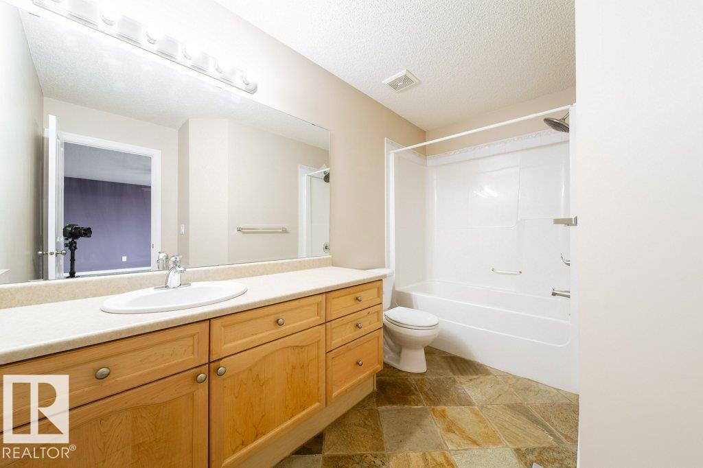 Photo 6 of 16117 49 St Nw, Edmonton AB