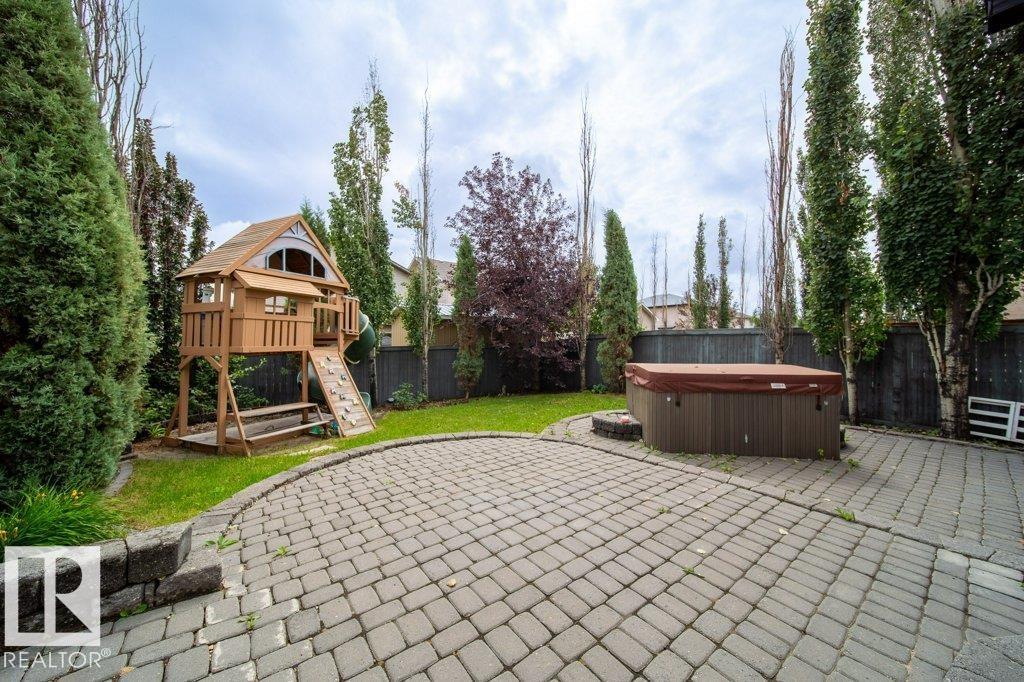 Photo 14 of 16117 49 St Nw, Edmonton AB