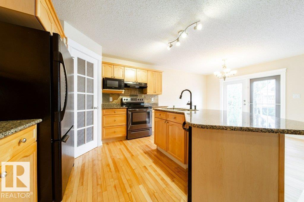 Photo 31 of 16117 49 St Nw, Edmonton AB