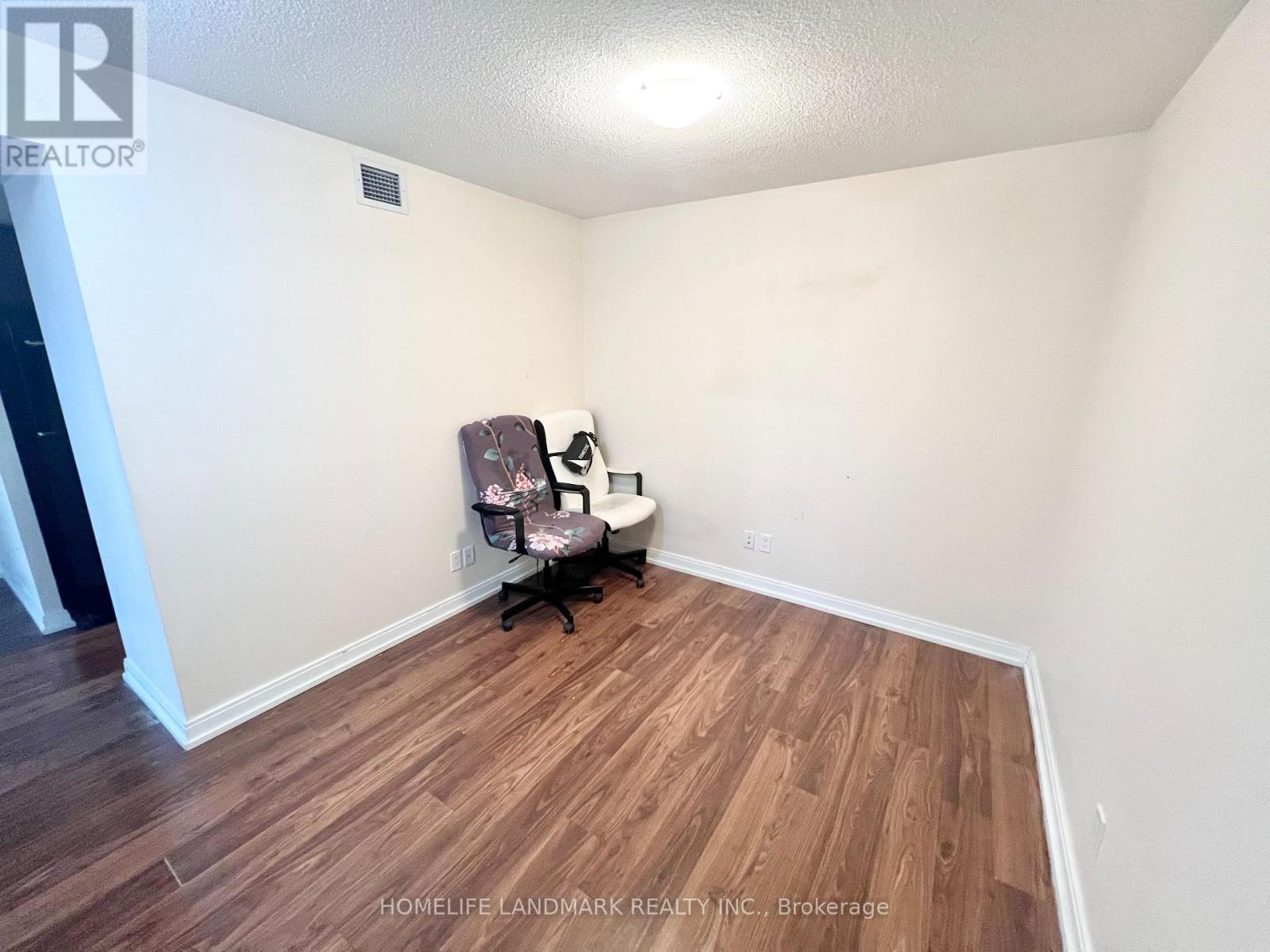 Photo 8 of 1714 181 Village Green Square, Toronto ON