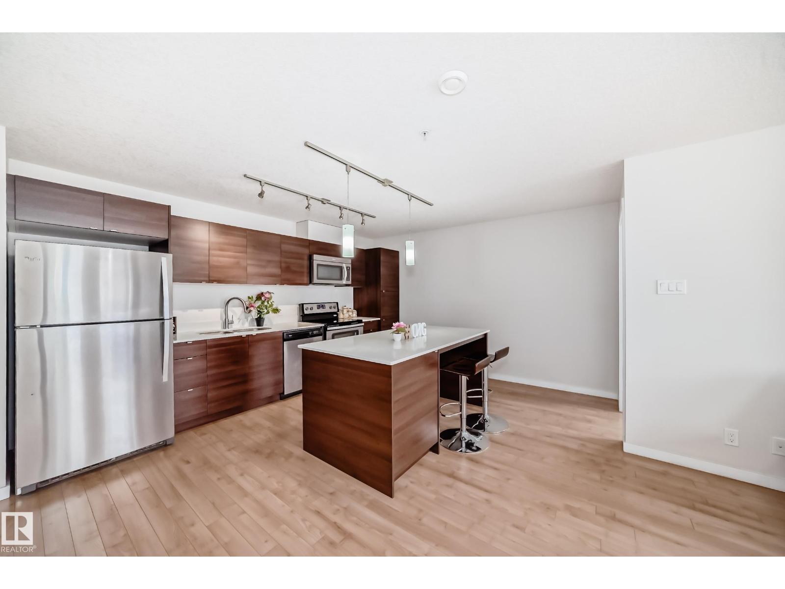 Photo 11 of 303 9517 160 Av Nw, Edmonton AB