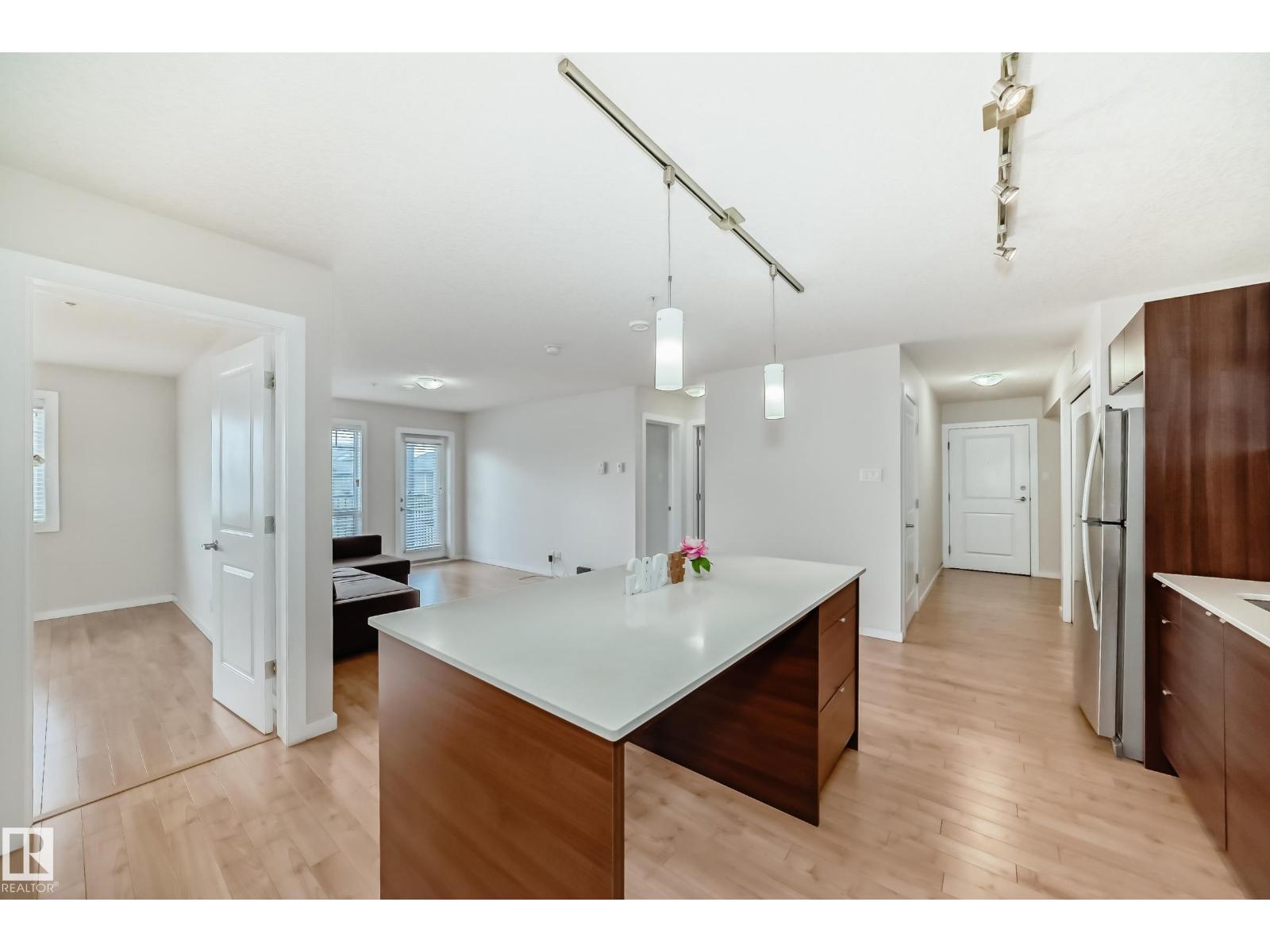 Photo 12 of 303 9517 160 Av Nw, Edmonton AB