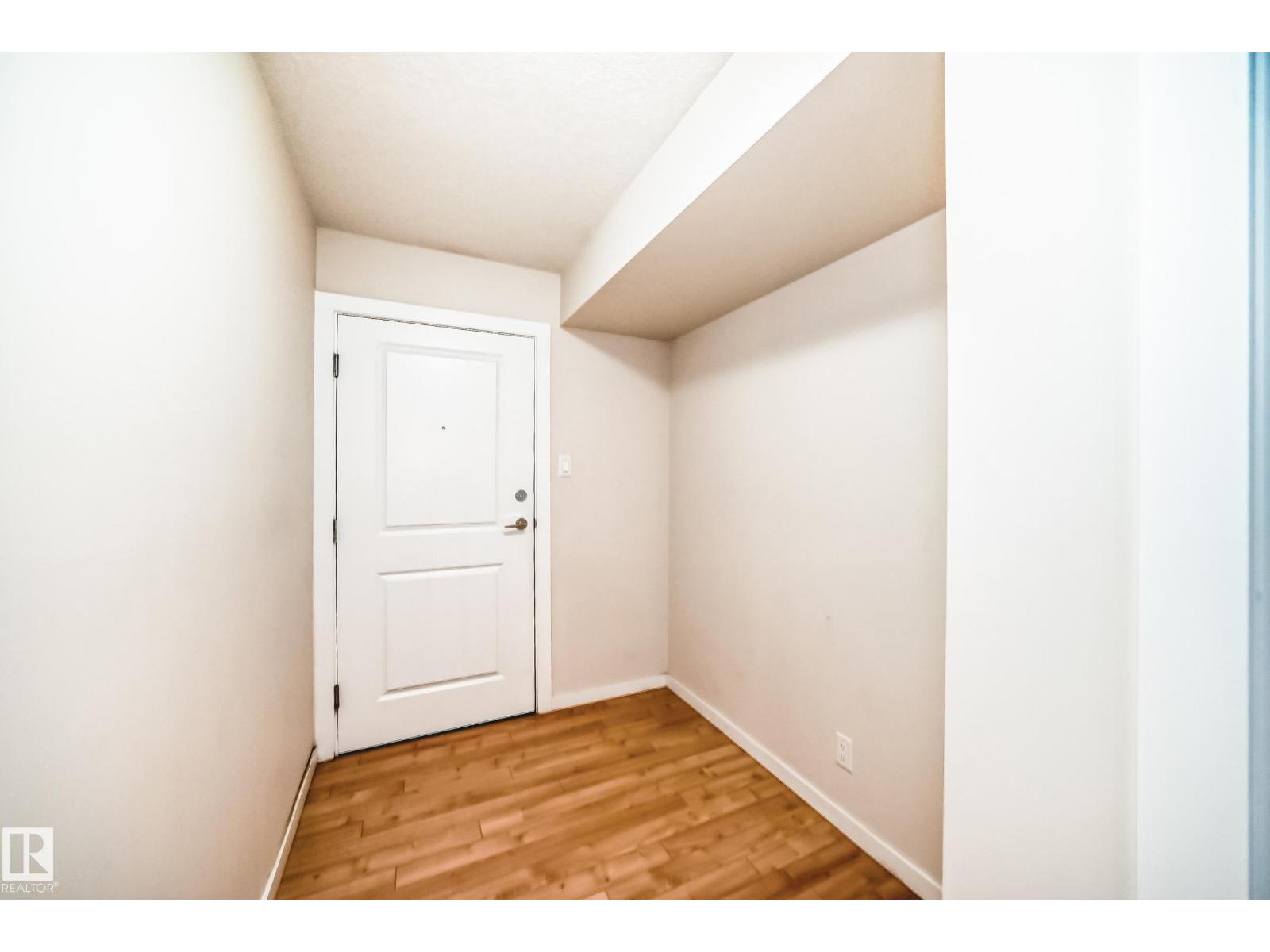 Photo 4 of 303 9517 160 Av Nw, Edmonton AB
