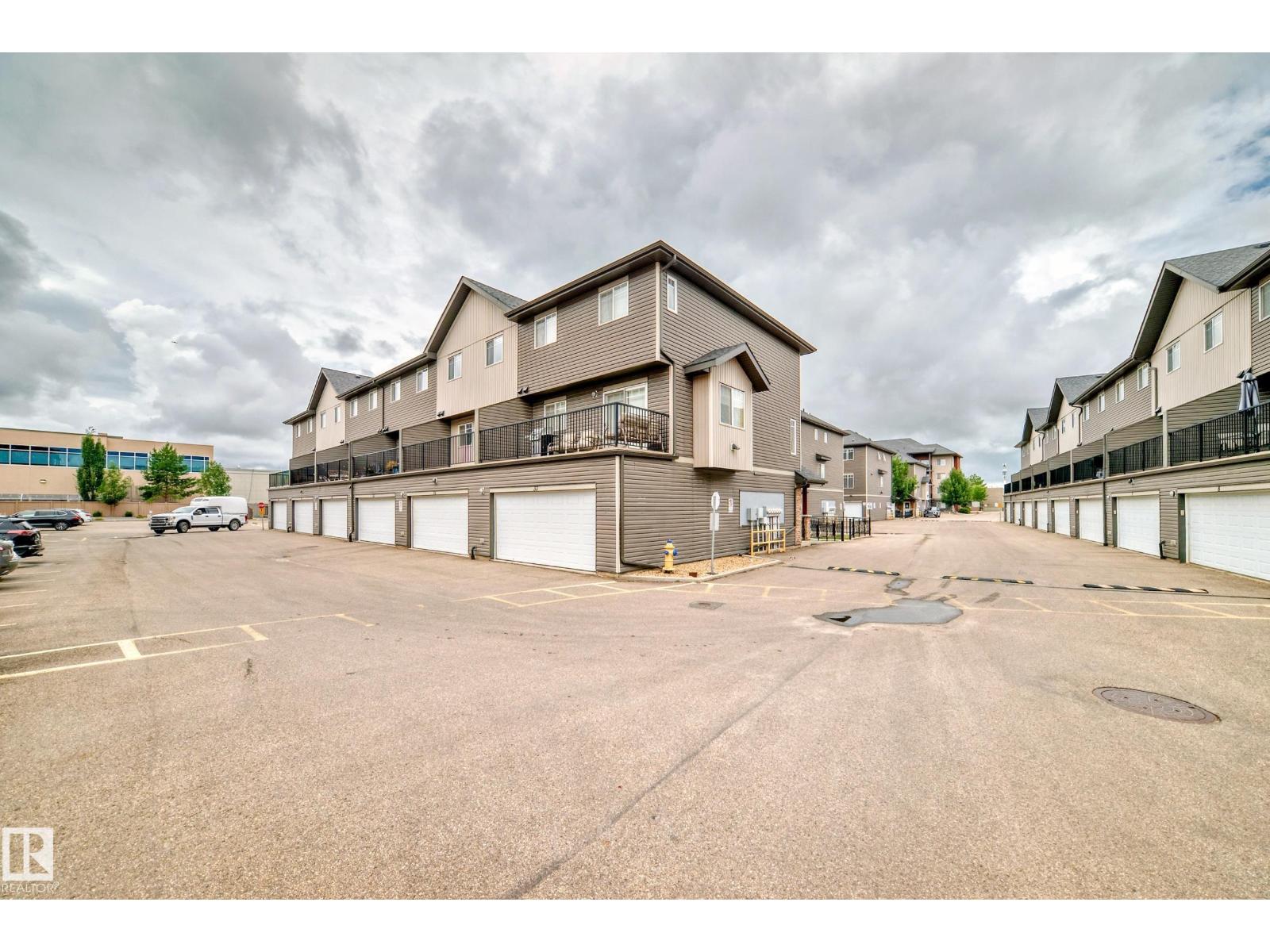 Photo 40 of 303 9517 160 Av Nw, Edmonton AB