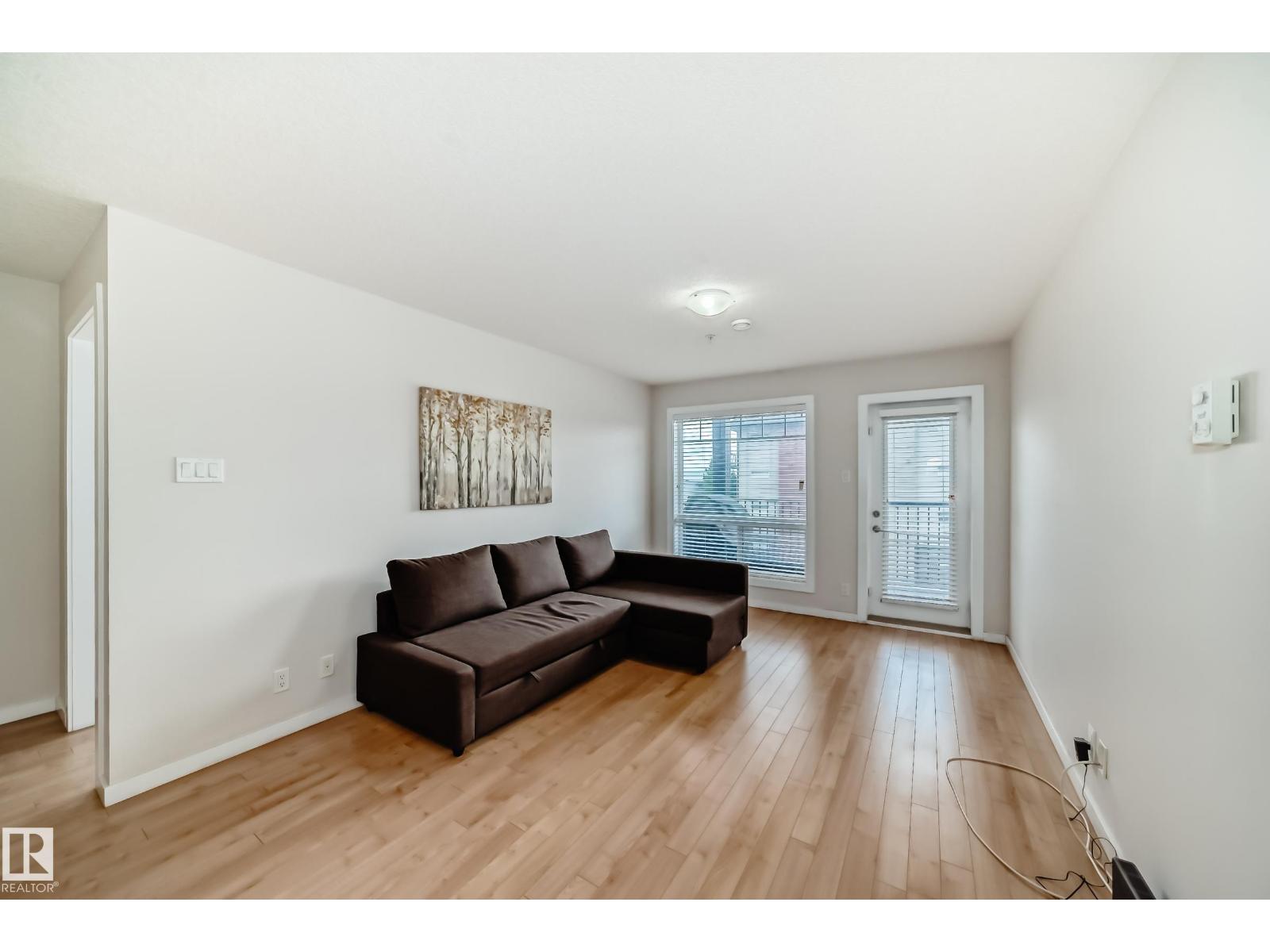 Photo 5 of 303 9517 160 Av Nw, Edmonton AB