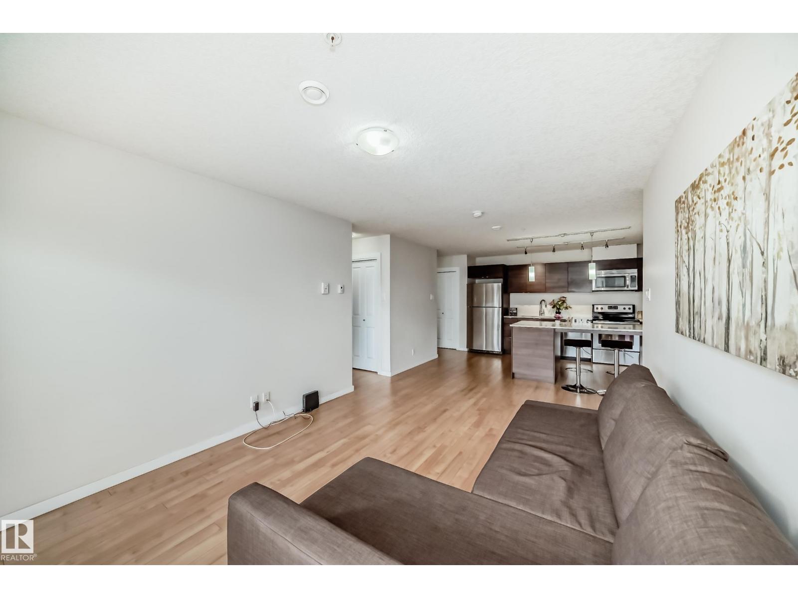 Photo 7 of 303 9517 160 Av Nw, Edmonton AB