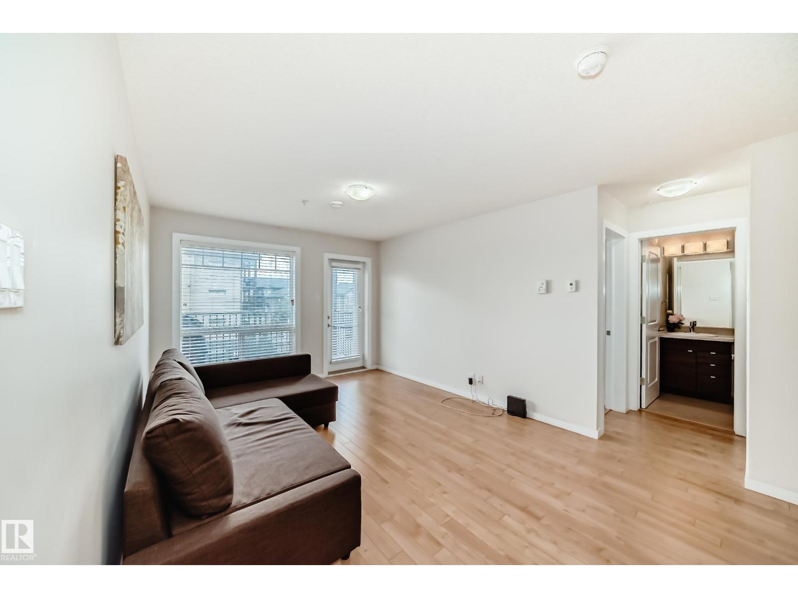 Photo 8 of 303 9517 160 Av Nw, Edmonton AB