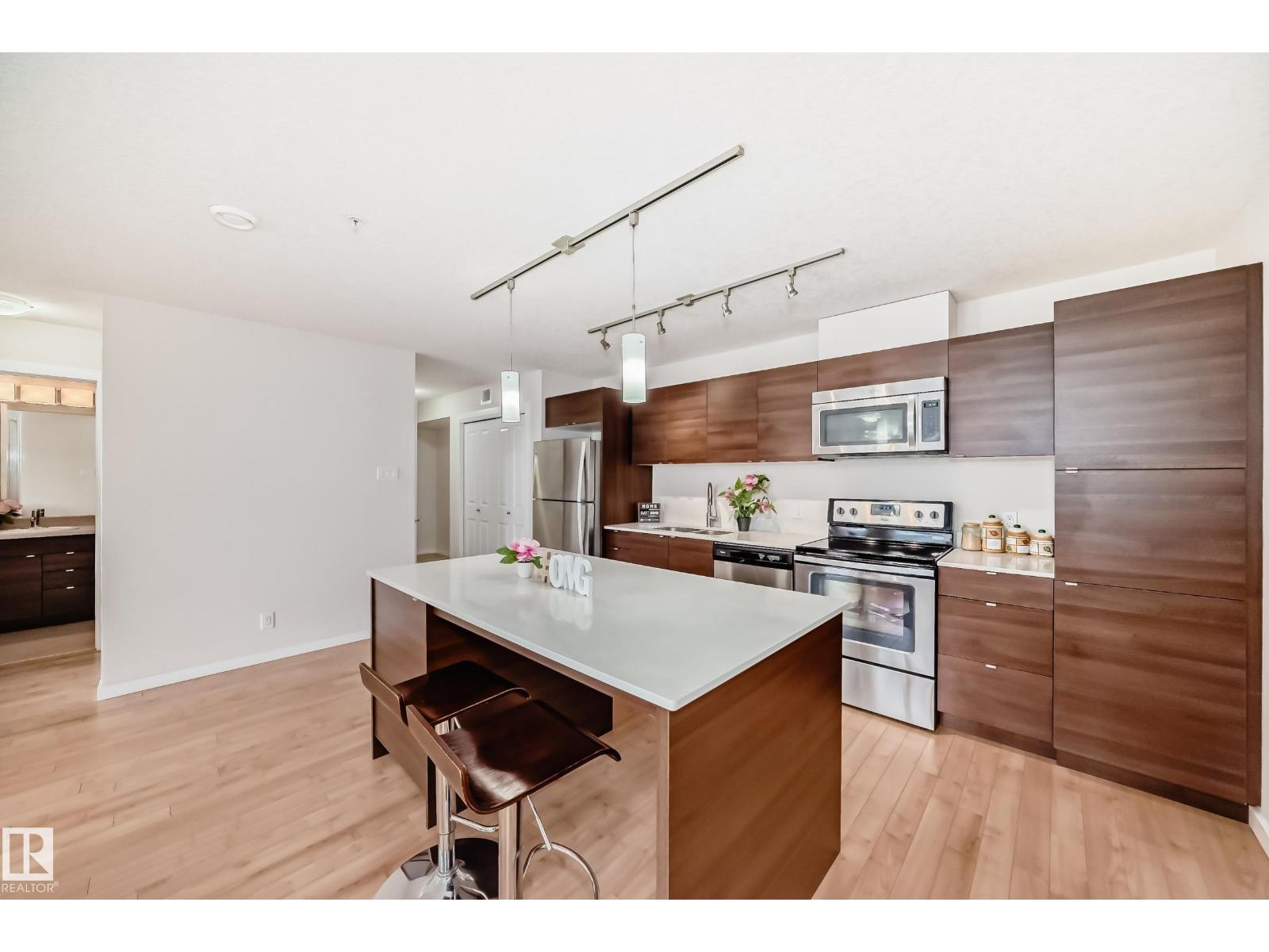 Photo 9 of 303 9517 160 Av Nw, Edmonton AB