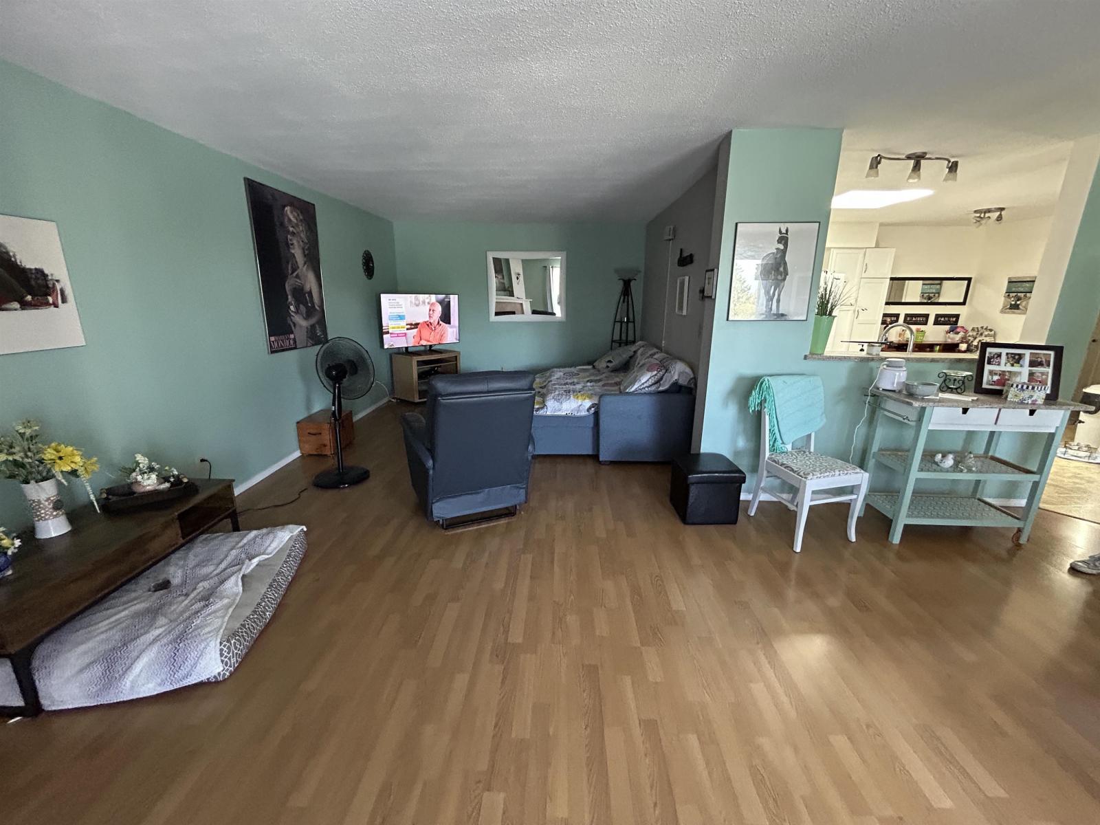Photo 8 of 305 9295 122 Street, Surrey BC