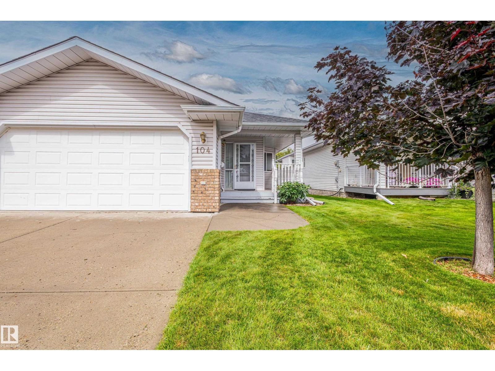Photo 3 of 104 Lakeside Pl, Leduc AB