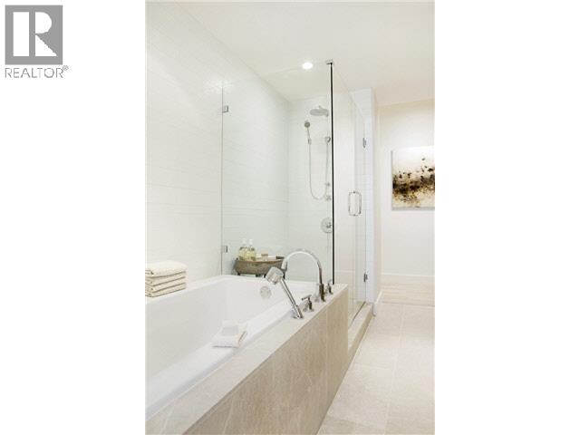 100 888 ARTHUR ERICKSON PLACE, West Vancouver