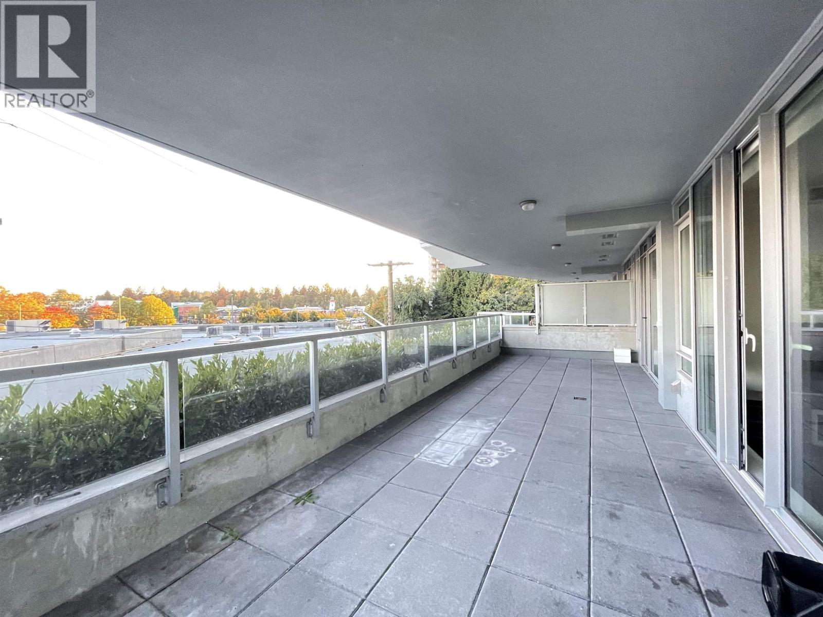 100 888 ARTHUR ERICKSON PLACE, West Vancouver