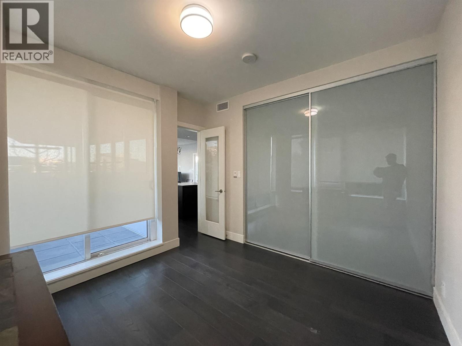 100 888 ARTHUR ERICKSON PLACE, West Vancouver