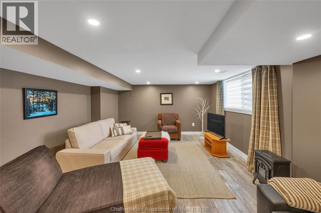 Photo 22 of 7677 Riverview Line, Chatham ON