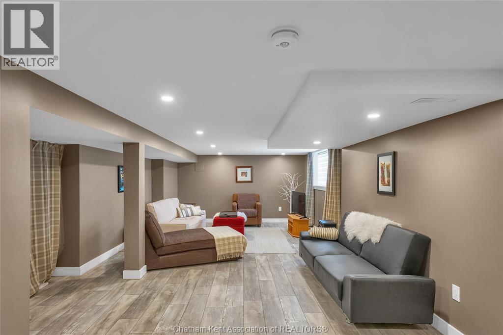 Photo 3 of 7677 Riverview Line, Chatham ON
