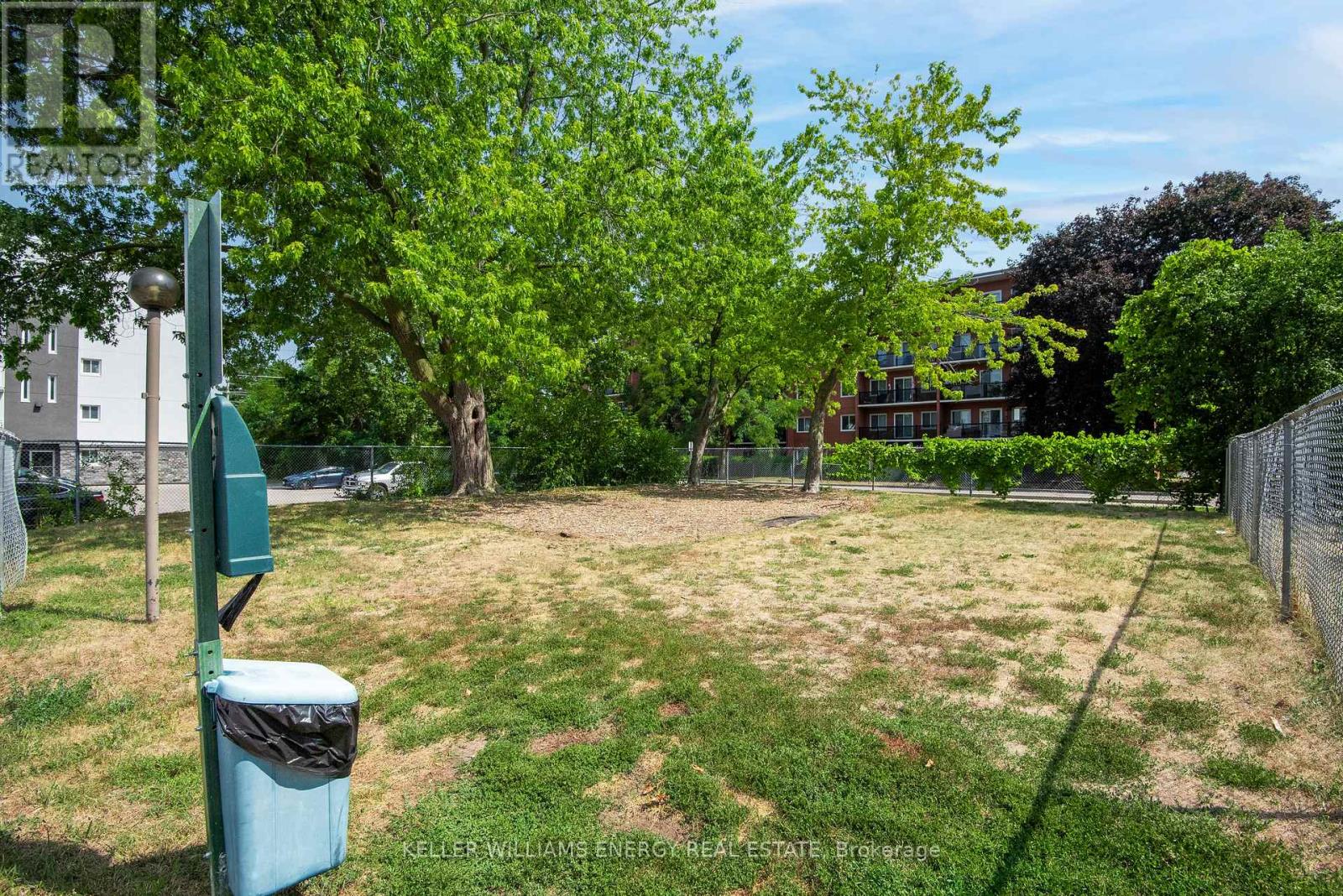 Photo 32 of 1 43 Taunton Road E, Oshawa ON