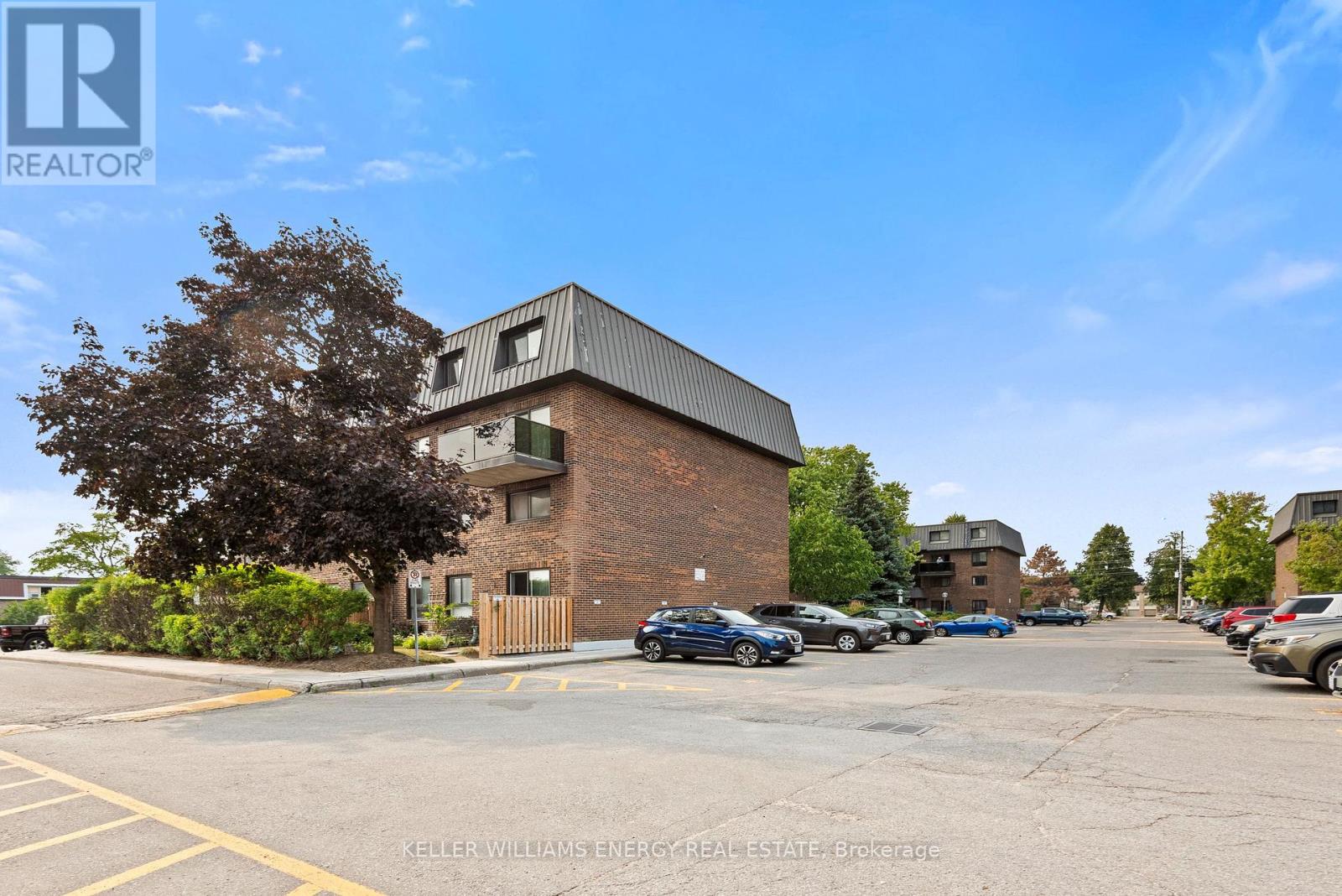 Photo 34 of 1 43 Taunton Road E, Oshawa ON