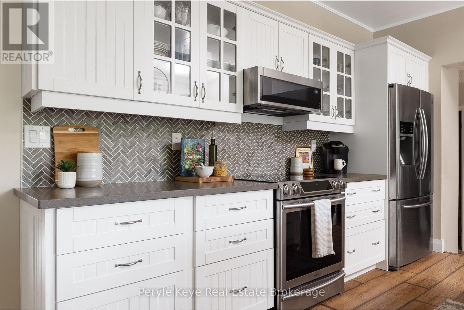 Photo 18 of 8 Shaw Crescent, Huntsville ON