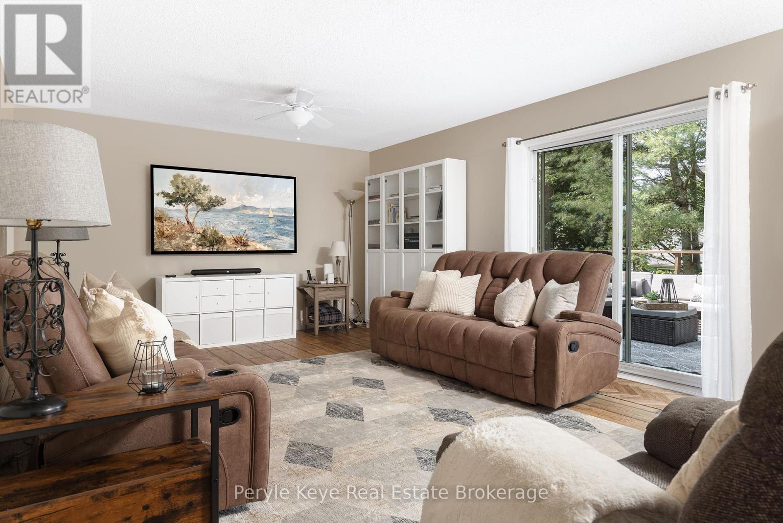 Photo 23 of 8 Shaw Crescent, Huntsville ON