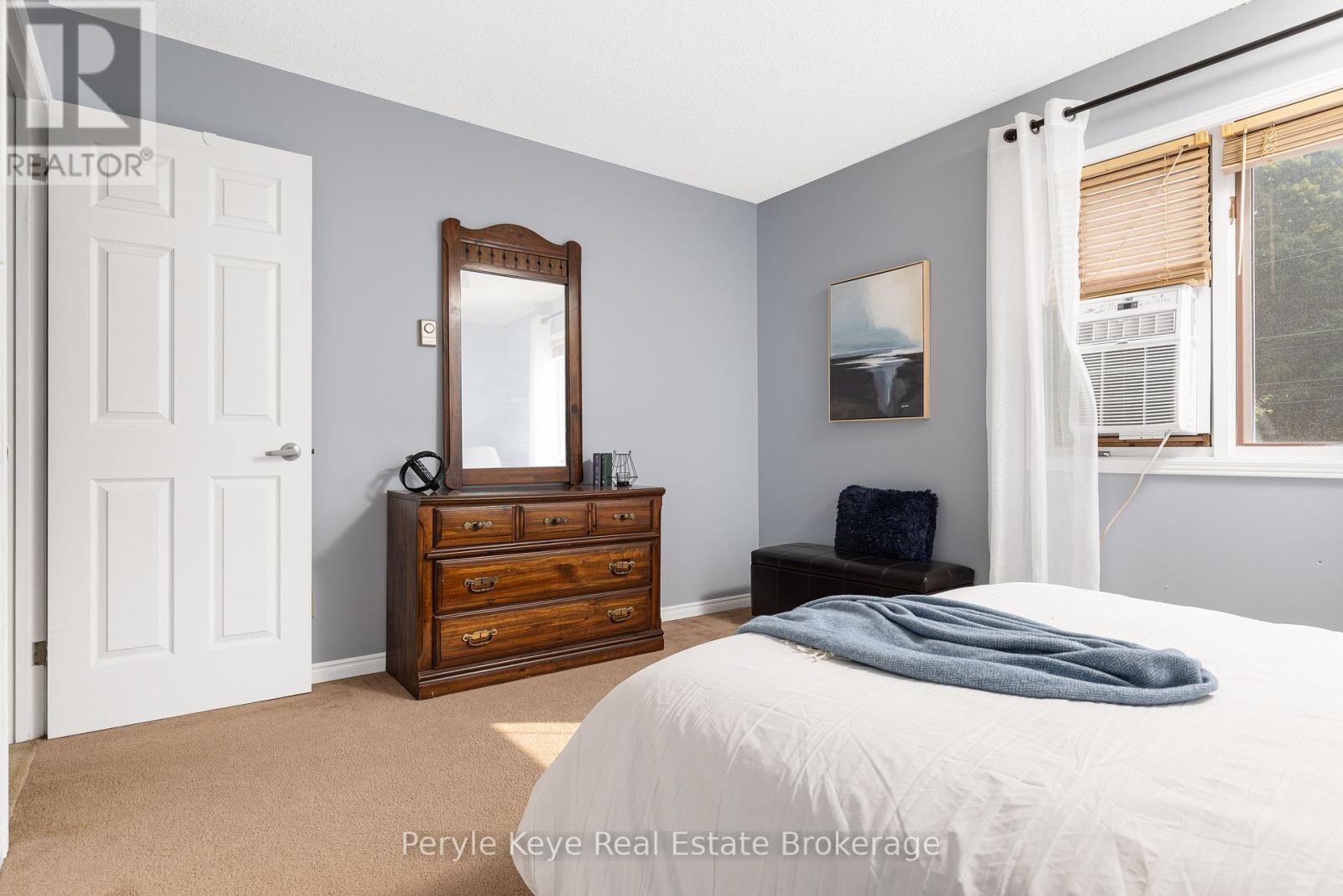 Photo 36 of 8 Shaw Crescent, Huntsville ON
